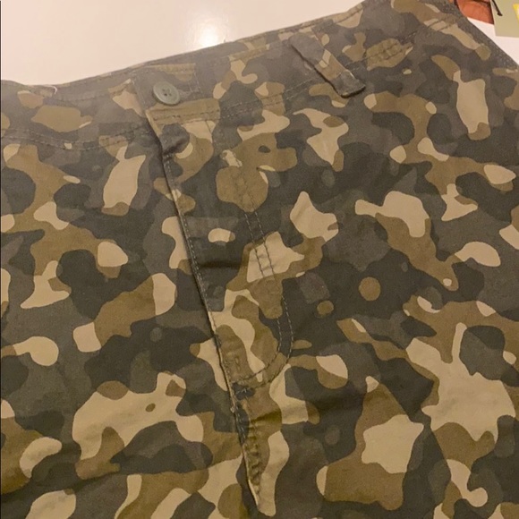 Goodfellow & Co green cargo shorts NWT - Picture 2 of 7